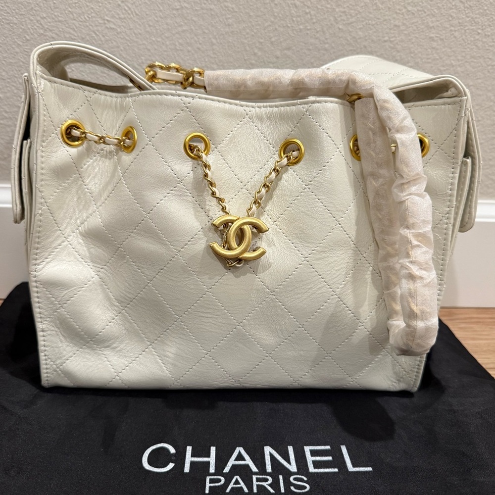 Chanel 25 Hobo Bag White Caviar Antique Gold Hardware
